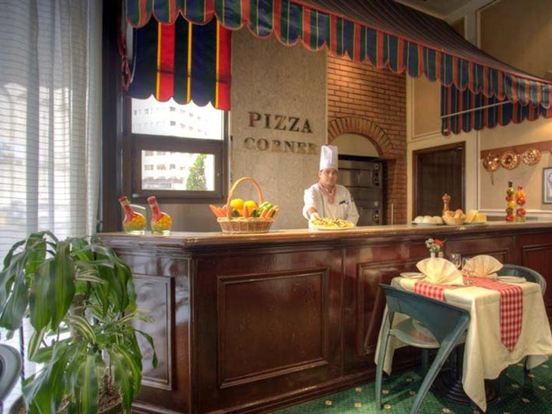 Al Diar Dana Hotel Abu Dhabi Exterior foto